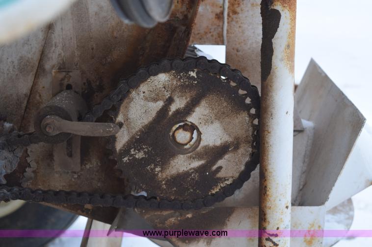 image for item E6035 Fertilizer spreader buggy