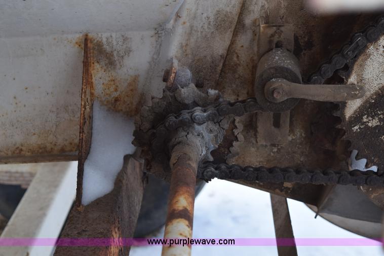 image for item E6035 Fertilizer spreader buggy