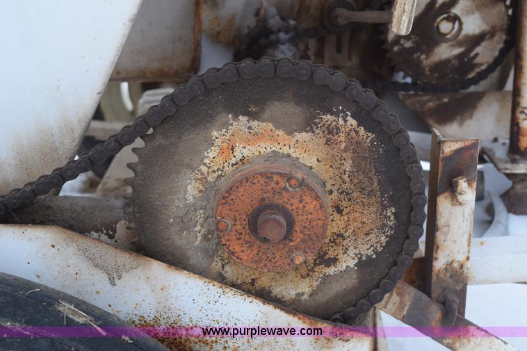 image for item E6035 Fertilizer spreader buggy