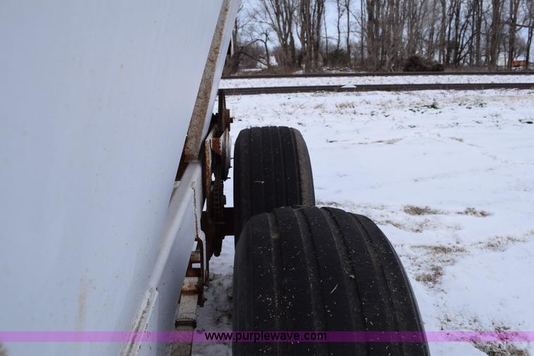 image for item E6035 Fertilizer spreader buggy