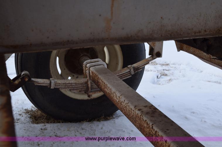 image for item E6035 Fertilizer spreader buggy