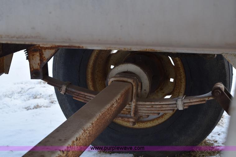 image for item E6035 Fertilizer spreader buggy