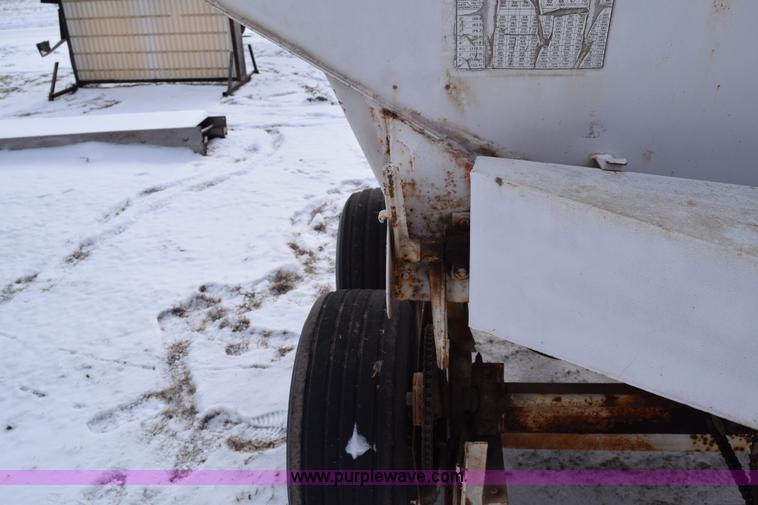 image for item E6035 Fertilizer spreader buggy