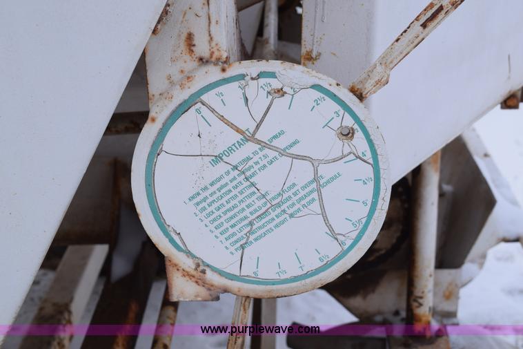 image for item E6035 Fertilizer spreader buggy