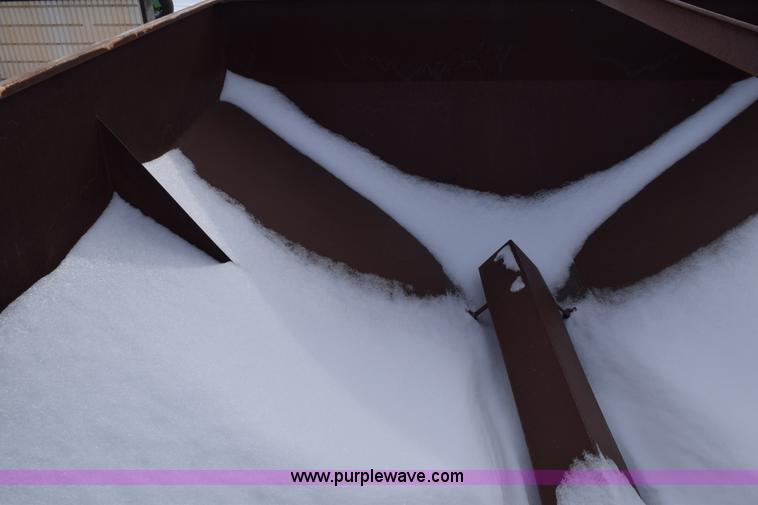 image for item E6035 Fertilizer spreader buggy