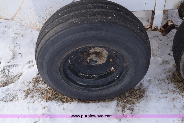 image for item E6035 Fertilizer spreader buggy