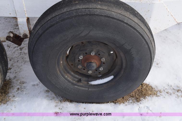 image for item E6035 Fertilizer spreader buggy