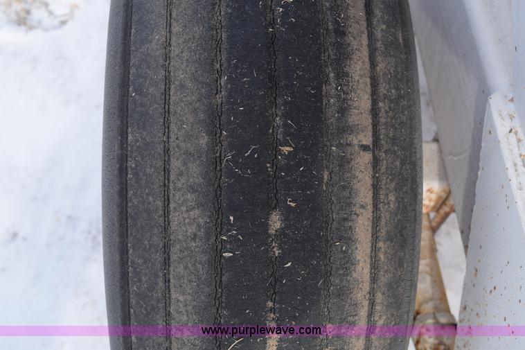 image for item E6035 Fertilizer spreader buggy