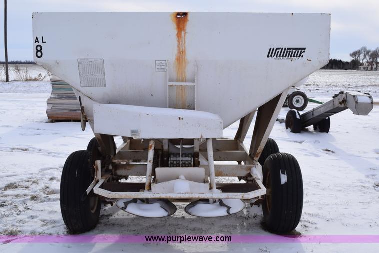 image for item E6037 Fertilizer spreader buggy