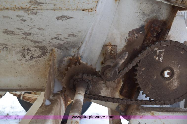 image for item E6037 Fertilizer spreader buggy