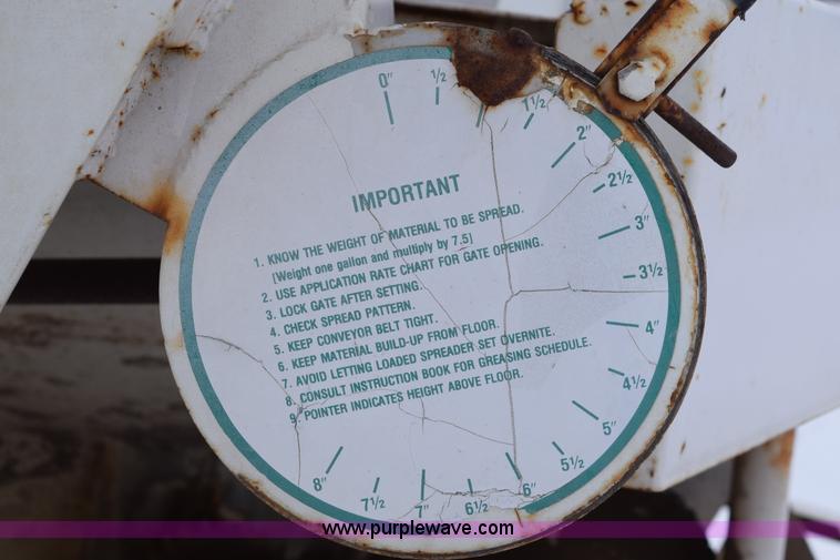 image for item E6037 Fertilizer spreader buggy