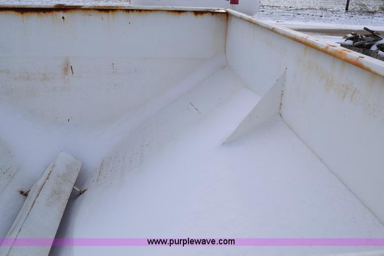 image for item E6037 Fertilizer spreader buggy