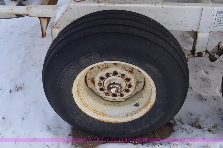 image for item E6037 Fertilizer spreader buggy