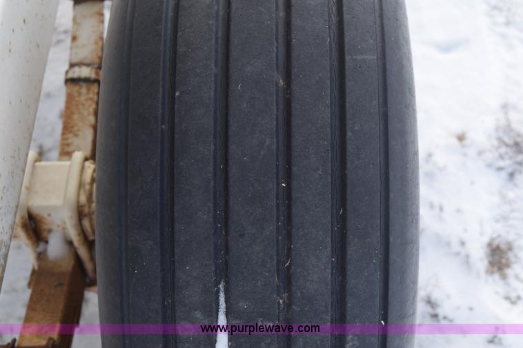 image for item E6037 Fertilizer spreader buggy