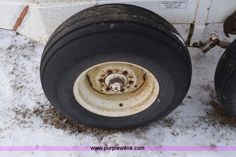 image for item E6037 Fertilizer spreader buggy