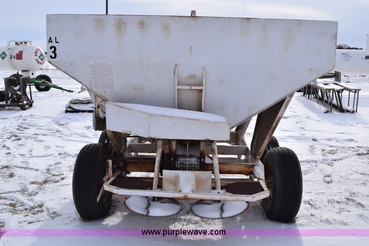 image for item E6038 Fertilizer spreader buggy