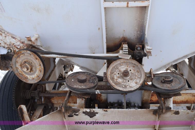 image for item E6038 Fertilizer spreader buggy