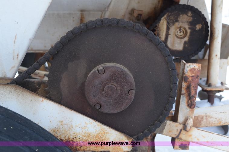 image for item E6038 Fertilizer spreader buggy