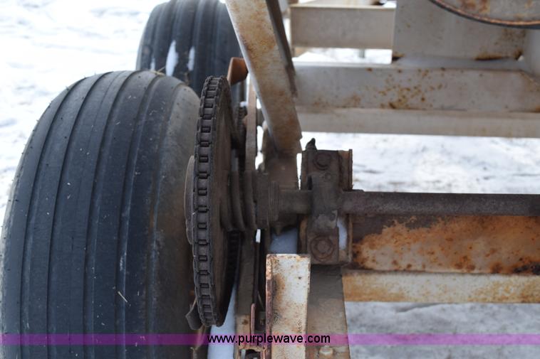 image for item E6038 Fertilizer spreader buggy