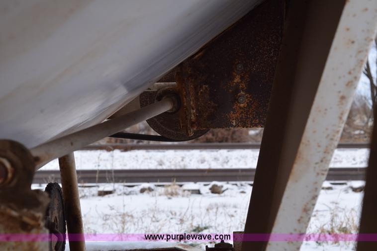 image for item E6038 Fertilizer spreader buggy