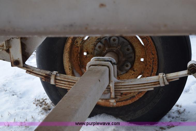 image for item E6038 Fertilizer spreader buggy