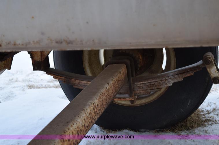 image for item E6038 Fertilizer spreader buggy