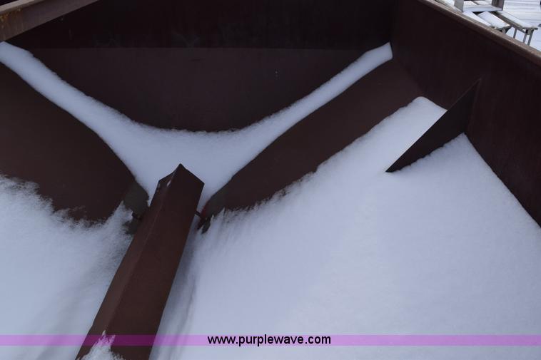 image for item E6038 Fertilizer spreader buggy