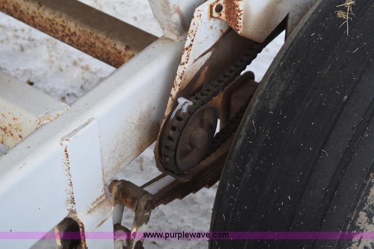 image for item E6038 Fertilizer spreader buggy