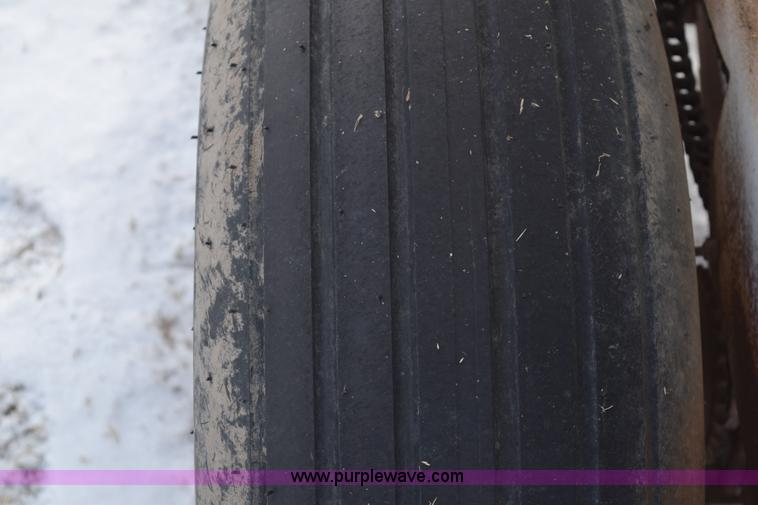 image for item E6038 Fertilizer spreader buggy