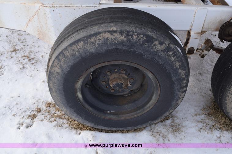 image for item E6038 Fertilizer spreader buggy