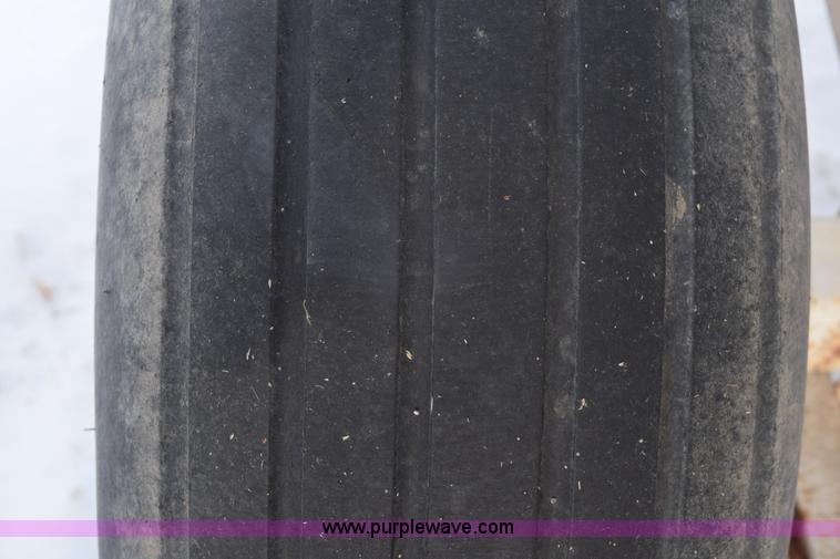 image for item E6038 Fertilizer spreader buggy