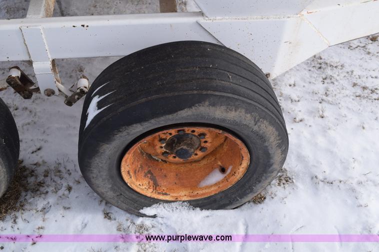 image for item E6038 Fertilizer spreader buggy