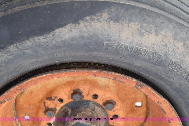 image for item E6038 Fertilizer spreader buggy