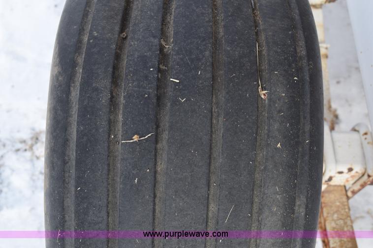 image for item E6038 Fertilizer spreader buggy