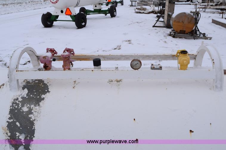 image for item E6039 Anhydrous tank