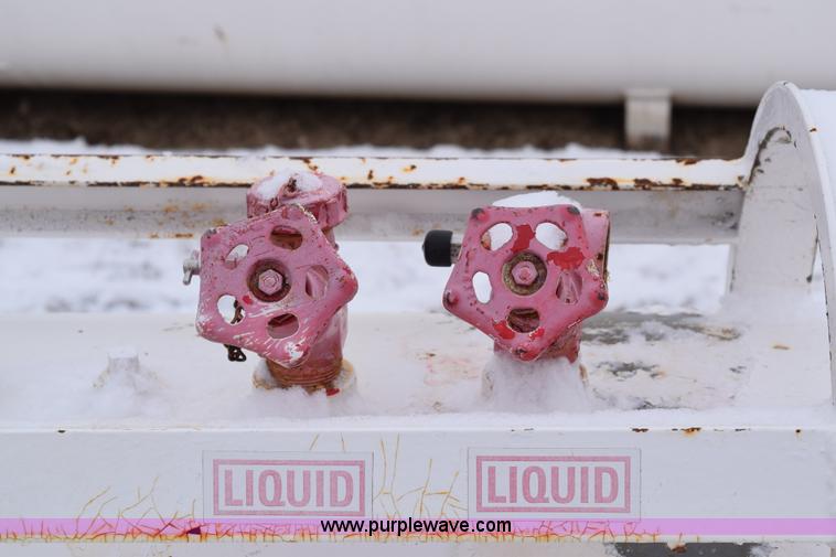 image for item E6039 Anhydrous tank