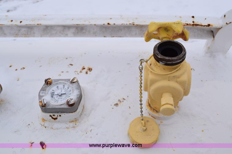 image for item E6039 Anhydrous tank