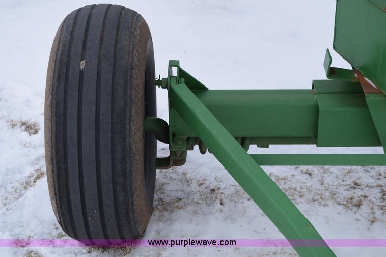 image for item E6040 Anhydrous ammonia nurse tank