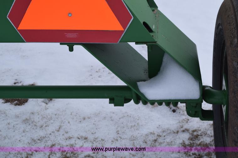 image for item E6040 Anhydrous ammonia nurse tank