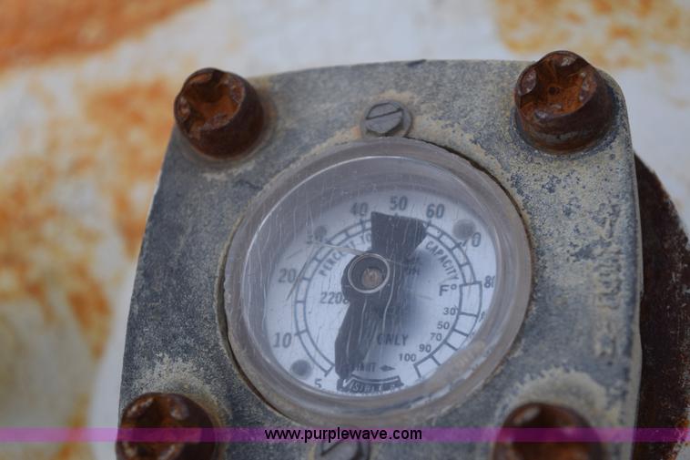 image for item E6040 Anhydrous ammonia nurse tank