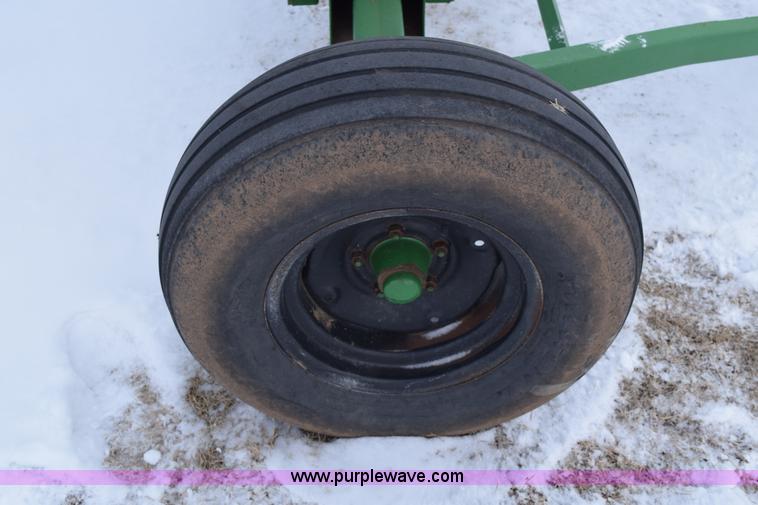 image for item E6040 Anhydrous ammonia nurse tank