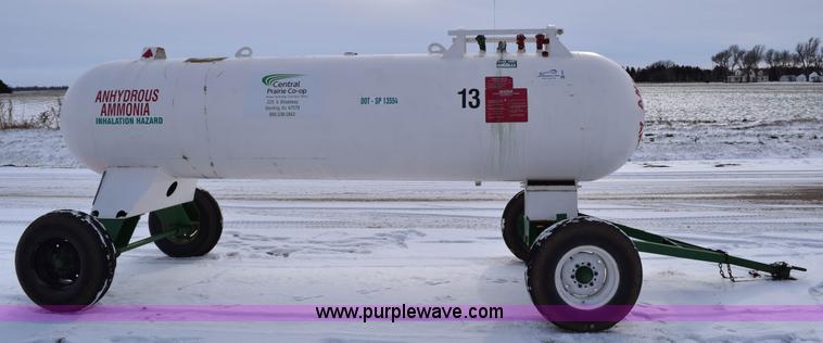 image for item E6041 Anhydrous ammonia nurse tank