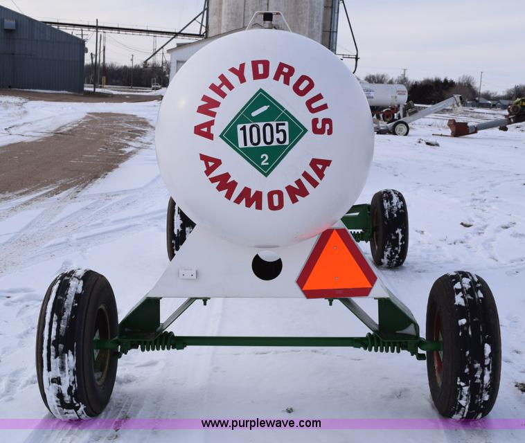 image for item E6041 Anhydrous ammonia nurse tank