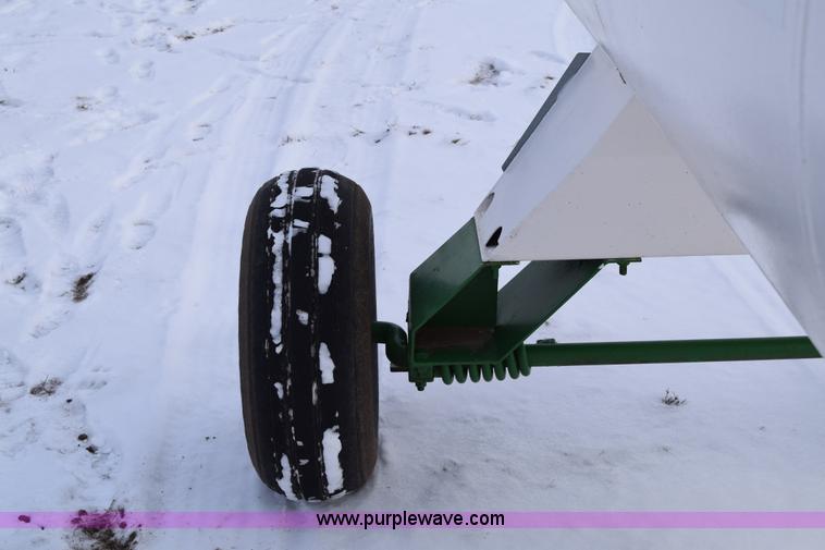 image for item E6041 Anhydrous ammonia nurse tank