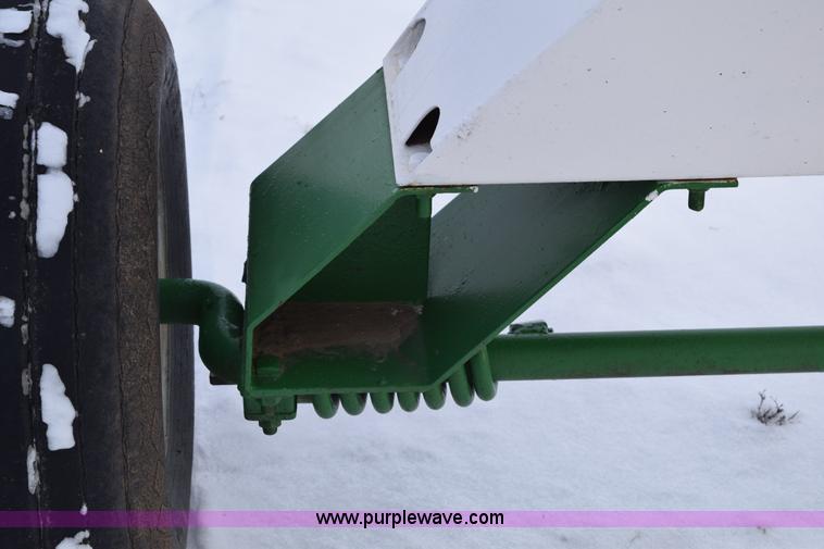 image for item E6041 Anhydrous ammonia nurse tank