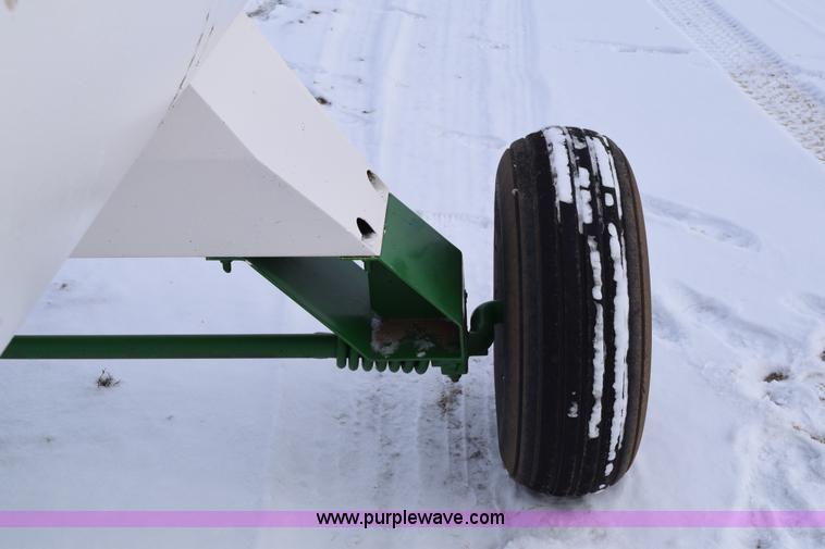 image for item E6041 Anhydrous ammonia nurse tank