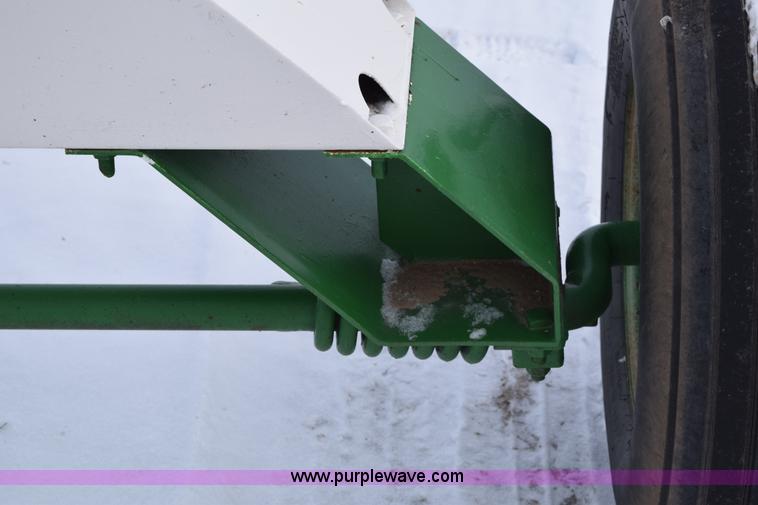 image for item E6041 Anhydrous ammonia nurse tank