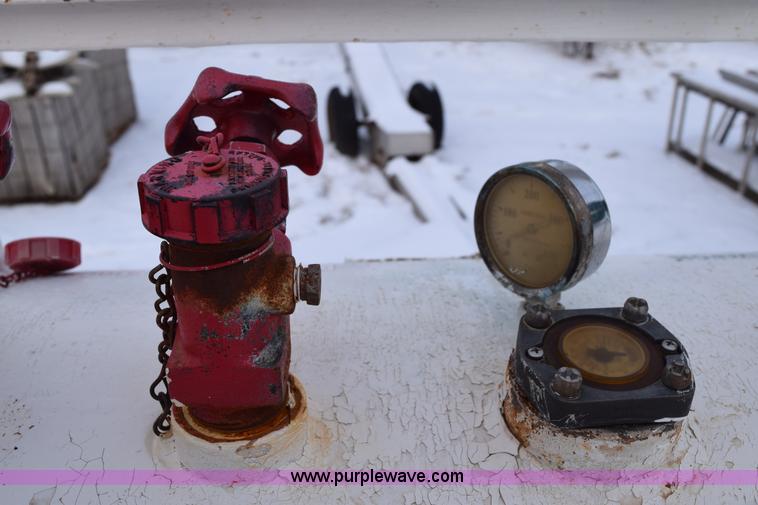 image for item E6041 Anhydrous ammonia nurse tank