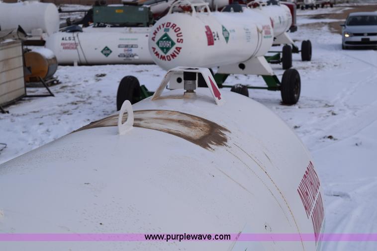 image for item E6041 Anhydrous ammonia nurse tank