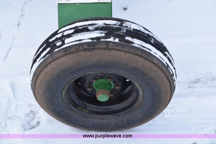 image for item E6041 Anhydrous ammonia nurse tank